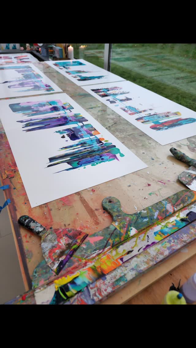 Aujourd'hui dans l'atelier une énergie puissante d'un calme olympien. Mon souhait pour le monde. #contemporaryart #abstractart #abstract #color #art